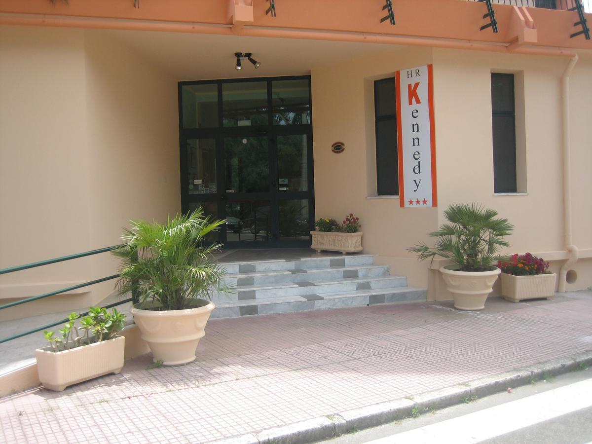 מטאפונטו Hotel Kennedy מראה חיצוני תמונה